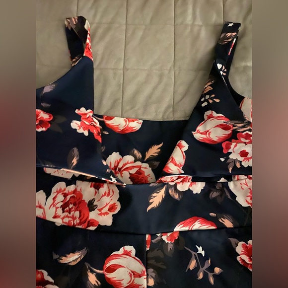 Floral romper - Picture 3 of 3